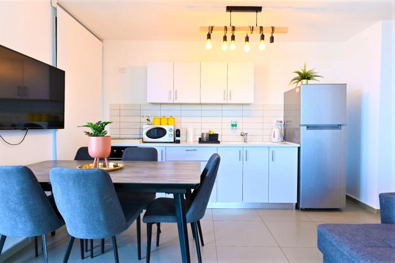 Yalarent Migdalor Apartments With Sea Views Тиберия Екстериор снимка