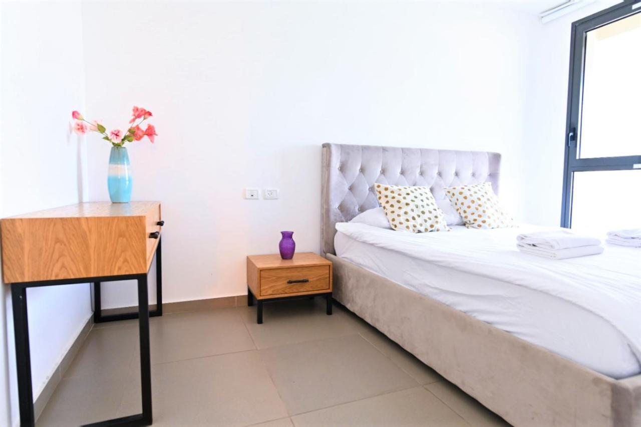 Yalarent Migdalor Apartments With Sea Views Тиберия Екстериор снимка