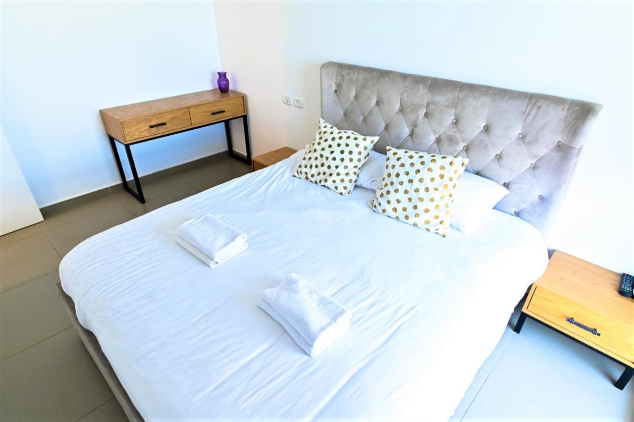 Yalarent Migdalor Apartments With Sea Views Тиберия Екстериор снимка