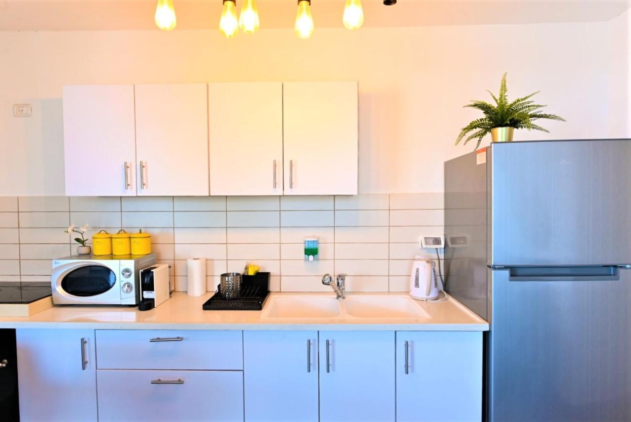 Yalarent Migdalor Apartments With Sea Views Тиберия Екстериор снимка