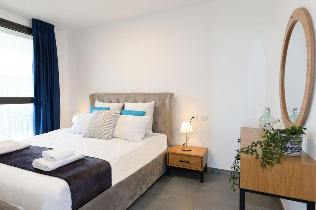 Yalarent Migdalor Apartments With Sea Views Тиберия Екстериор снимка