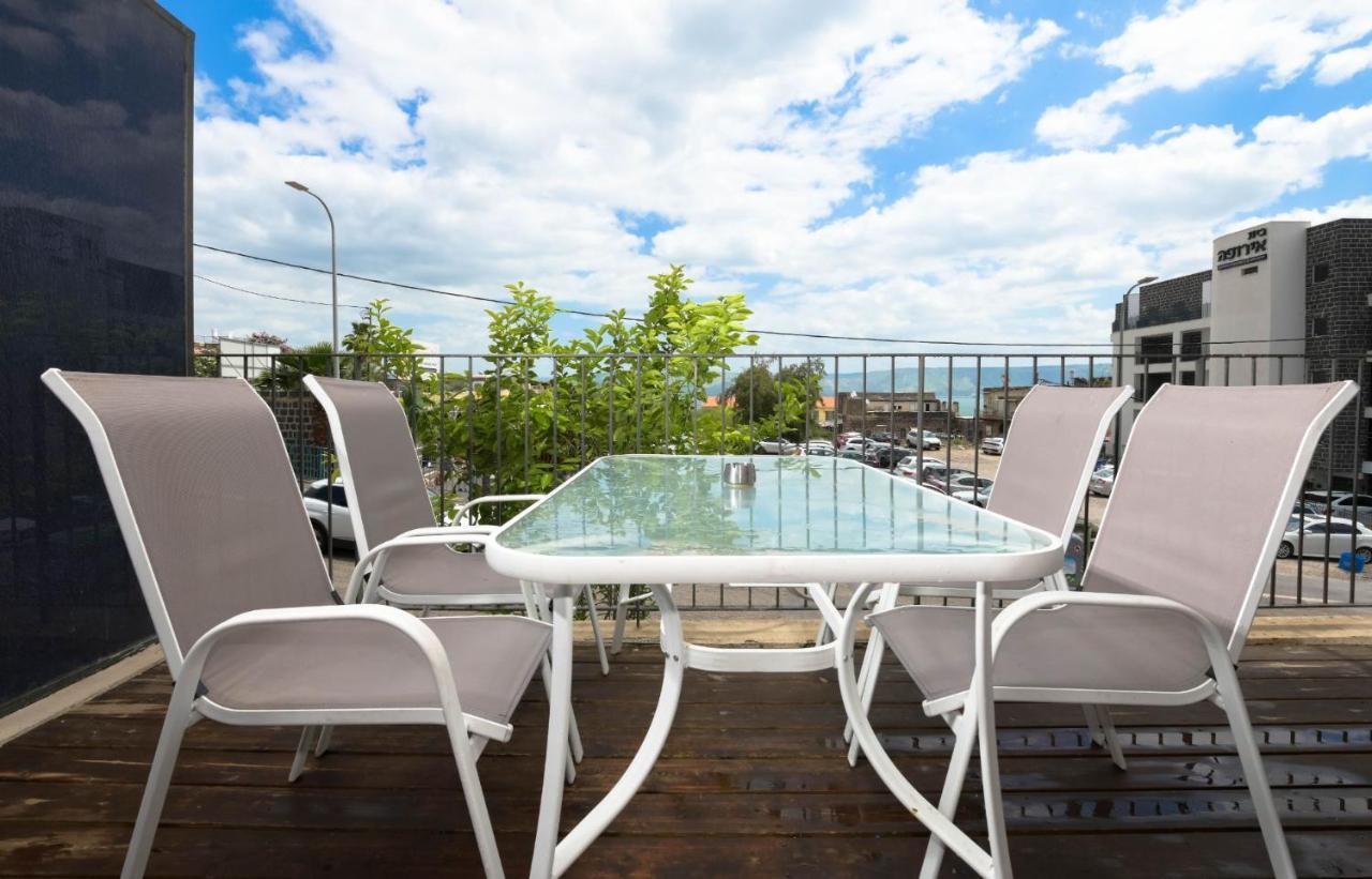 Yalarent Migdalor Apartments With Sea Views Тиберия Екстериор снимка