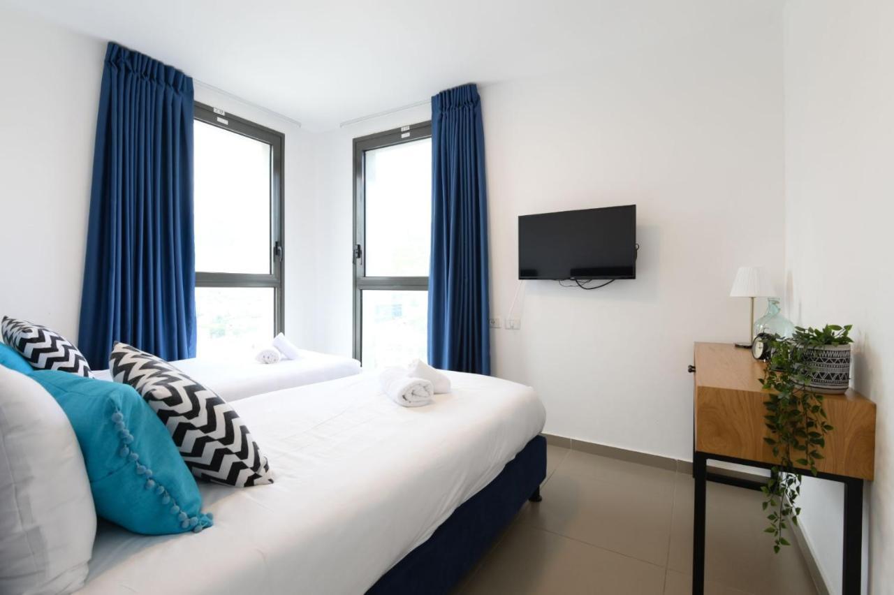 Yalarent Migdalor Apartments With Sea Views Тиберия Екстериор снимка