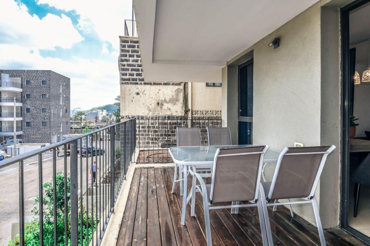 Yalarent Migdalor Apartments With Sea Views Тиберия Екстериор снимка