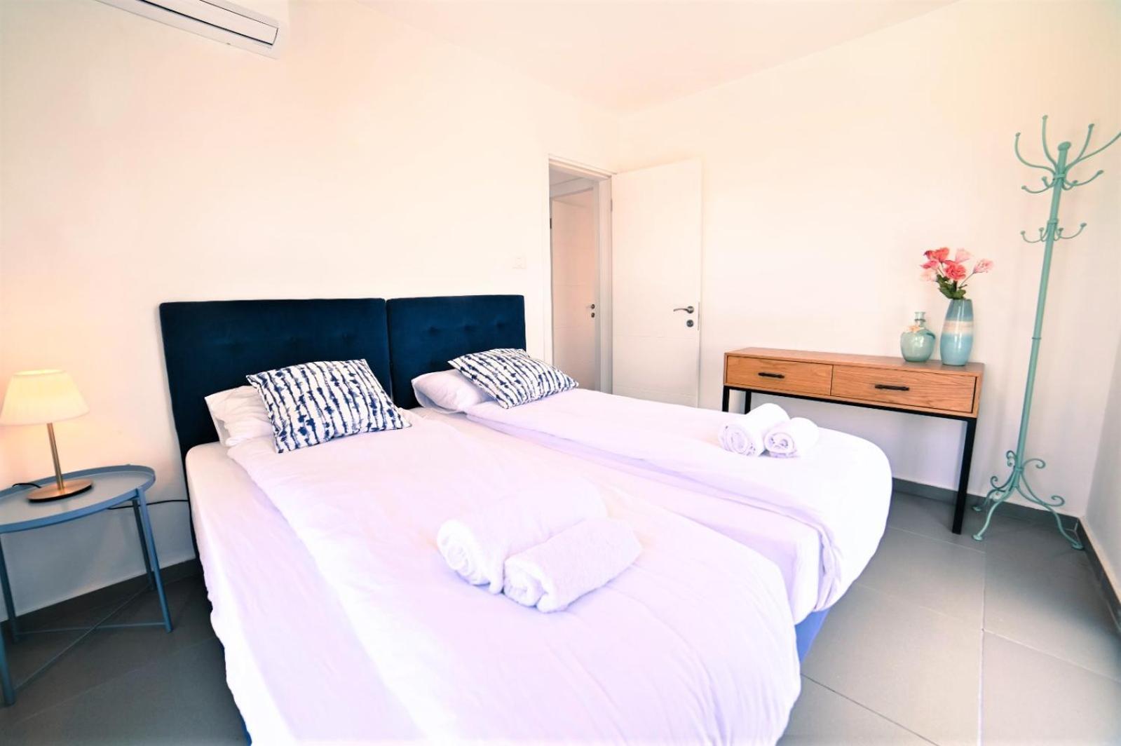 Yalarent Migdalor Apartments With Sea Views Тиберия Екстериор снимка