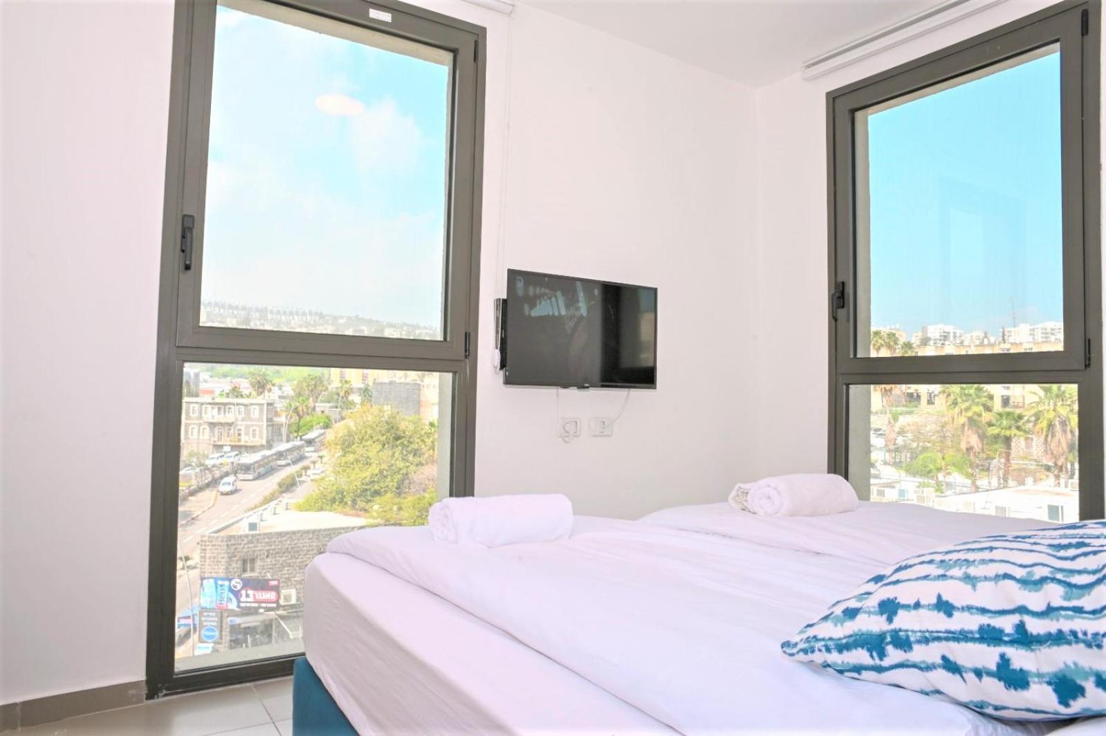 Yalarent Migdalor Apartments With Sea Views Тиберия Екстериор снимка