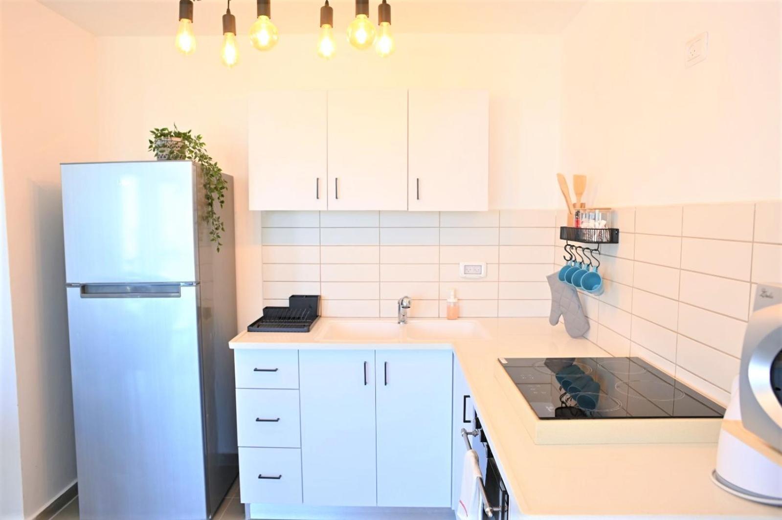 Yalarent Migdalor Apartments With Sea Views Тиберия Екстериор снимка