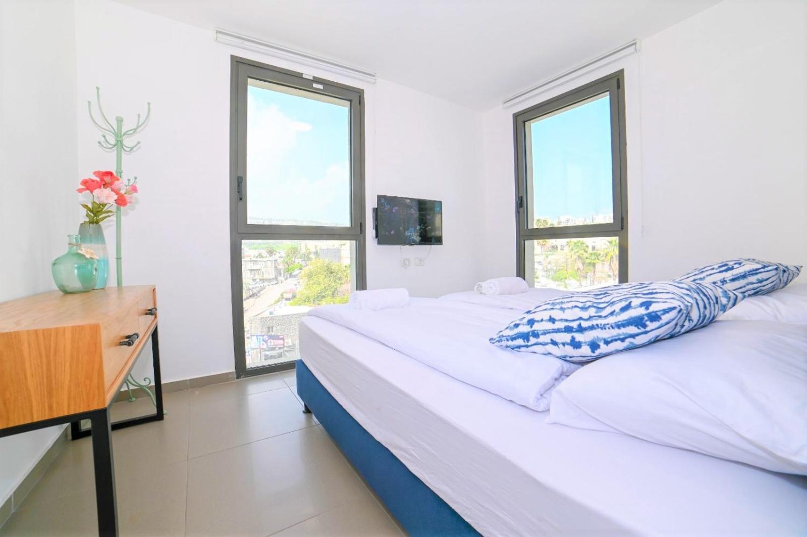 Yalarent Migdalor Apartments With Sea Views Тиберия Екстериор снимка